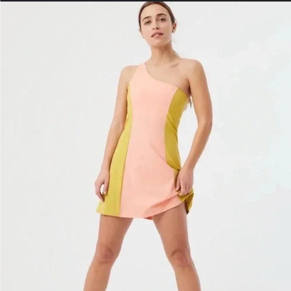 Outdoor voices Colorblock One-Shoulder Dress - Picture 2 of 5